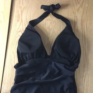 New Women’s 1pc Swimsuit Padded Ruched Medium Black thumbnail 6
