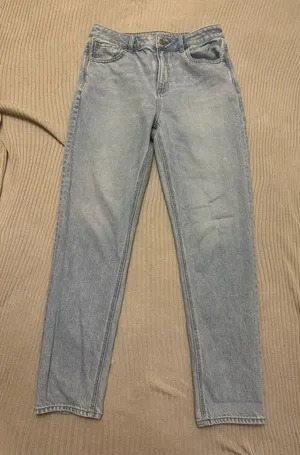 American Eagle Mom Jeans thumbnail 1