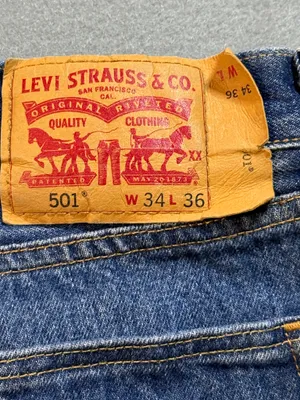 Men’s dark was 501 Levi’s jeans  thumbnail 7
