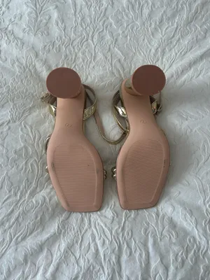 Amazon Gold heels thumbnail 3