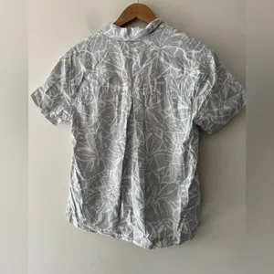 Madewell Linen-Blend Camp‎ Shirt in Abstract Flora in Gray Cool Fog Button Down thumbnail 5