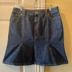 Tommy Hilfiger Denim Skirt Size 8 EUC thumbnail 1