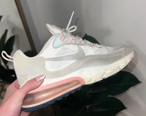 Nike Air Max 270 React thumbnail 1