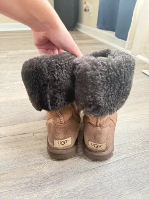UGG Women’s 7 Boots thumbnail 2