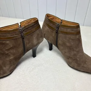 Sofft Brown Suede Ankle Booties with Buckle Detail Size 9M‎ thumbnail 6