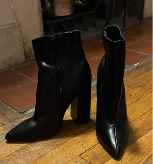4.5” Heel Boots Black Size 8 thumbnail 1