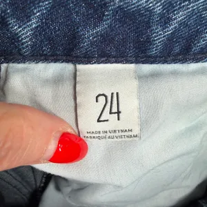 BDG 24 Elise Barrel Jean Blue High Rise Balloon Horseshoe Leg Slouchy Relaxed thumbnail 5