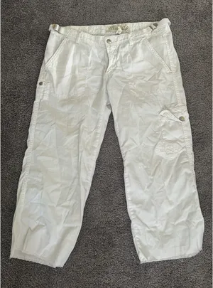 Y2K White Capris thumbnail 4