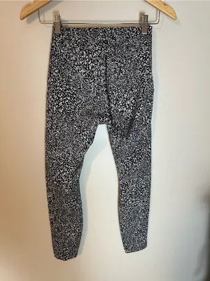 Lululemon InStill High-Rise Tight 25" Warped Grain Alpine White Black thumbnail 4
