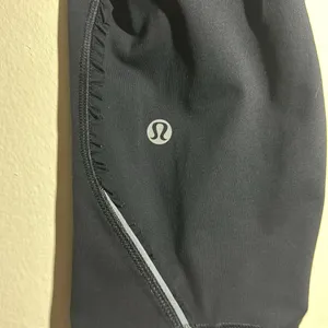 Lululemon size 6 thumbnail 5