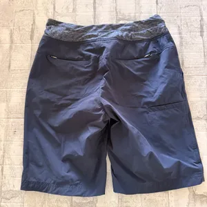 Duluth Trading Co Armachillo Cooling 10 Inch Inseam Stretch Cargo Shorts Sz 4 thumbnail 2