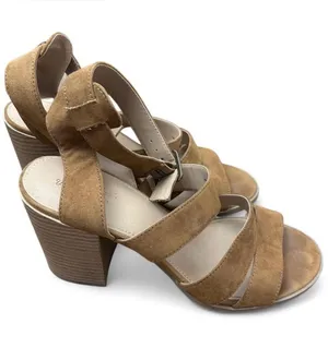 Universal Thread Women’s Size 8 Brown Block Heel Ankle Strap Sandals thumbnail 1