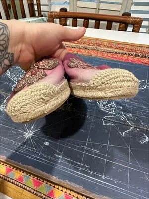 White House Black Market Floral Beaded Ombre Espadrilles – Pink Sunset – Size 7 thumbnail 9