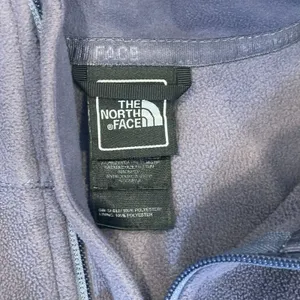 The North Face Size M‎ Womens Fleece Full Zip Front Vest Hiking Outdoors Purple thumbnail 2