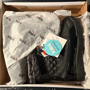 totes Black Quilted Winter Boots with Faux Fur thumbnail 2