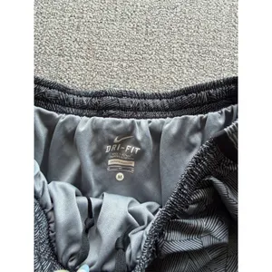 Nike Dri-FIT Tempo Running Shorts Grey Geometric Print Mesh Panels Womens Medium thumbnail 3