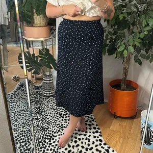 John Galt Dainty Floral Maura A-Line Midi Skirt Navy thumbnail 3