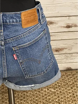Levi's Wedgie Short medium wash cuffed denim jean short Size 27 coastal cowgirl thumbnail 9