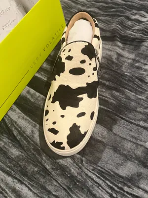 Very Volatile Black and White women’s Shoes size 9 thumbnail 4