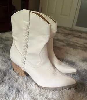 White Cowboy Boots Size 9 thumbnail 1