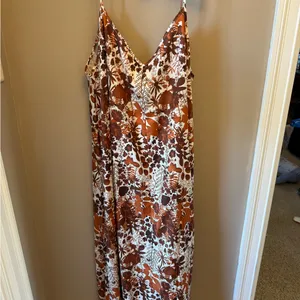 MISSLOOK Brown and White Floral Maxi Slip Dress thumbnail 5