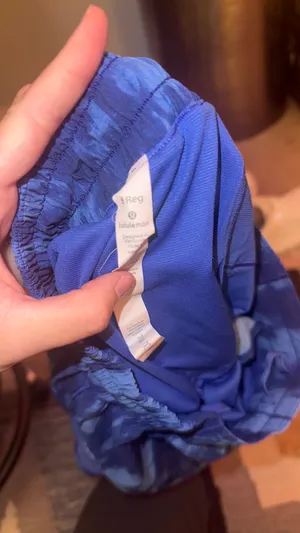 Lululemon Shorts Hotty Hot 2.5" thumbnail 6