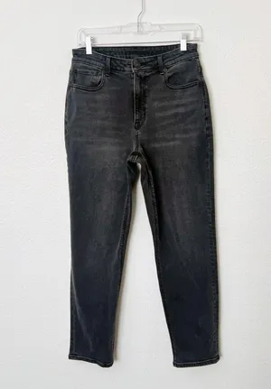 [American Eagle Outfitters] Washed Black High Rise Tapered Stretch Mom Jeans 6 thumbnail 1