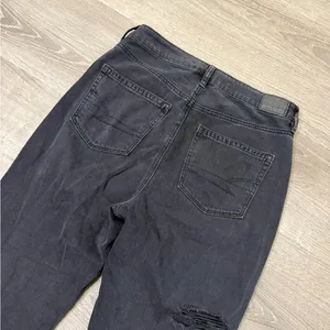 •AMERICAN EAGLE• DISTRESSED MOM JEANS thumbnail 2