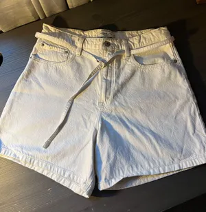 Abercrombie High Rise Loose Denim Short thumbnail 3