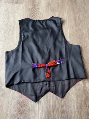 Women’s Vintage 111 Main sleeveless Halloween Vest thumbnail 5