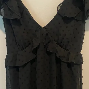 Francesca’s Black‎ Ruffle Open Back Maxi Dress NWT thumbnail 2