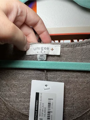 Umgee Taupe Tunic with Cream Lace Hem thumbnail 3