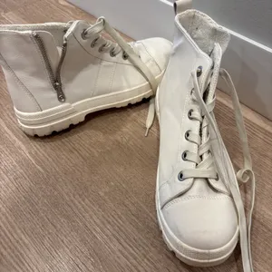 Blowfish Sneakers thumbnail 1