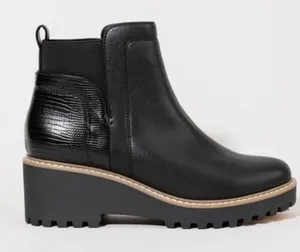 DV By Dolce Vita Rielle Lug Sole Chelsea Black Booties Size 9 thumbnail 1