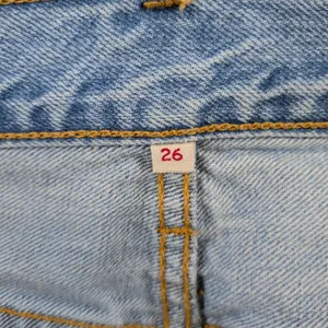 Levis 501 Original Light Wash Distressed Button Fly Denim Cut Off Shorts Size 26 thumbnail 3