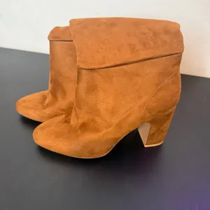 Womens Brown Slouchy Boots Size 8.5 Faux Suede Block Heel Almond Toe Fall thumbnail 3