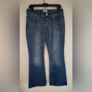 Aeropostale Hailey Flare Curvy Women’s Jeans Size 5/6 Short thumbnail 2