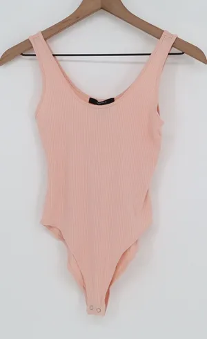 Forever 21 Bodysuit Womens Small Peach Ribbed Knit Scoop Neck Excellent thumbnail 1