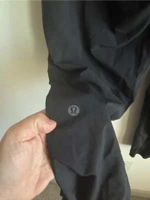 Lululemon Keepsake Pant Black Tapered Lightweight Pants Size 6 thumbnail 8