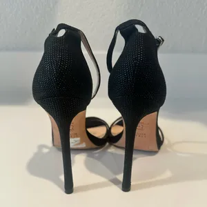 Stuart Weitzman The Nudist Black Goosebump Leather Strappy Sandals Size 6.5 thumbnail 7