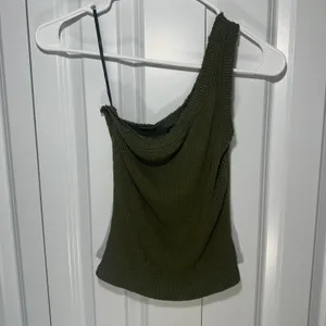Lulus One Shoulder Tank Top Womens Small Olive Green Ribbed Knit Raw Edge‎ Trim thumbnail 2
