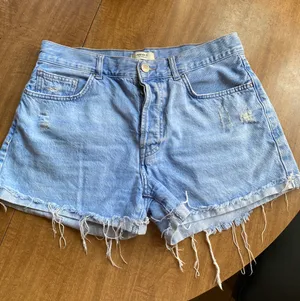 Jeans High Top-Waisted Shorts thumbnail 1