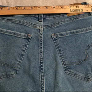 Signature by Levi Strauss Boyfriend Jeans Women’s Size 8 W29 Light Wash Denim thumbnail 6