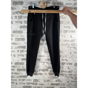 Figs | women black scrub pant joggers thumbnail 8