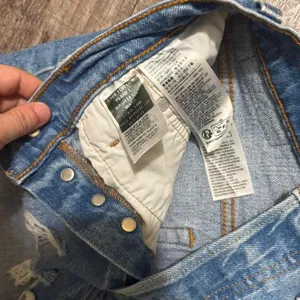 Levi's blue denim‎ shorts, Size 26 thumbnail 3