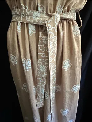 AZ Sleeveless Taupe & White Floral Print Maxi Dress Tie Waist LG NWT thumbnail 8