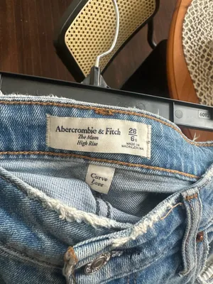 Abercrombie Curve Love High-Rise Mom Jeans thumbnail 3