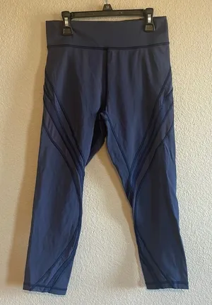Lululemon Never Still Crop 21" Leggings Cadet Blue‎ size 8 thumbnail 1