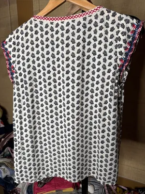 THML Embroidered Boho Print V-Neck Top White Black Red Blue Size Small thumbnail 8
