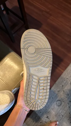 Air Jordan Women’s Nike 9.5 thumbnail 9